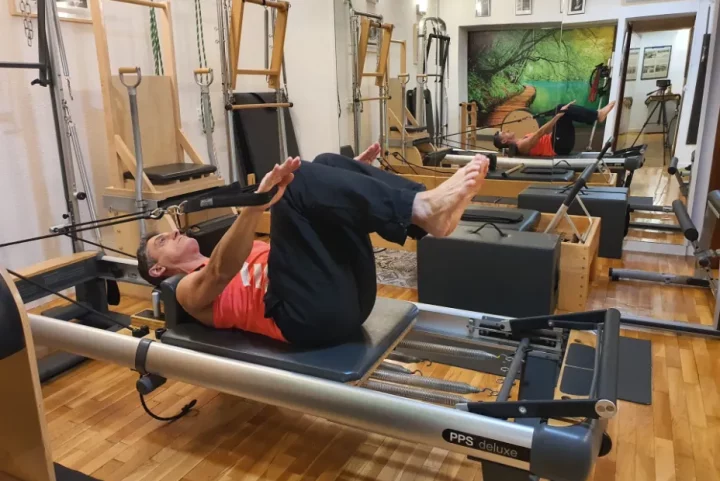 Pilates. Reach and Pull