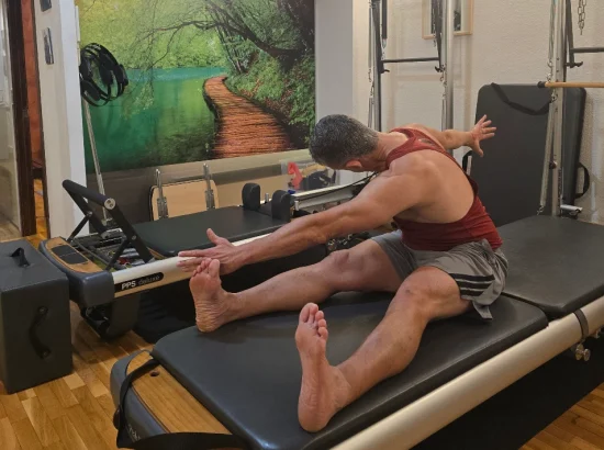como pilates fortalece el core